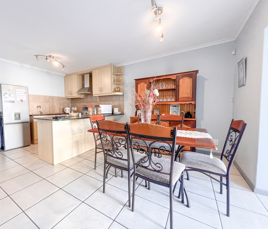 3 Bedroom Property for Sale in Villa Diamante Western Cape